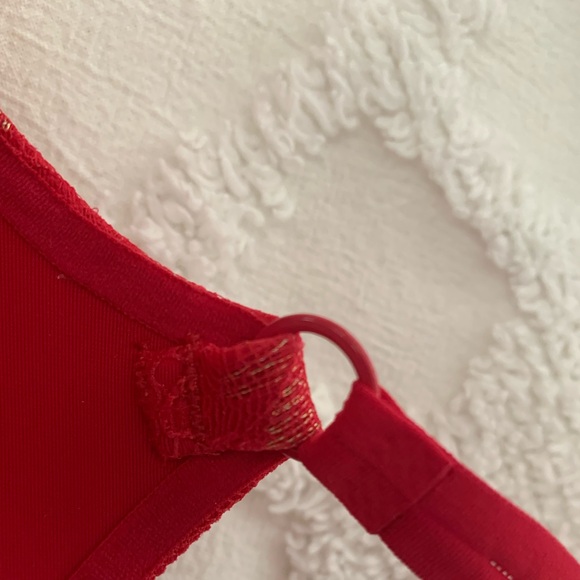 Victoria’s Secret Bra: Red Lace w/Gold Metallic Thread, Double Straps 38C - Picture 5 of 14